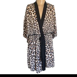 🐆 Victoria's Secret Animal Print Robe with Black Accents